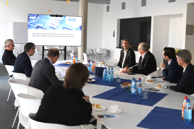 MdL Dr. Schütte visits the battery research sites in Ulm